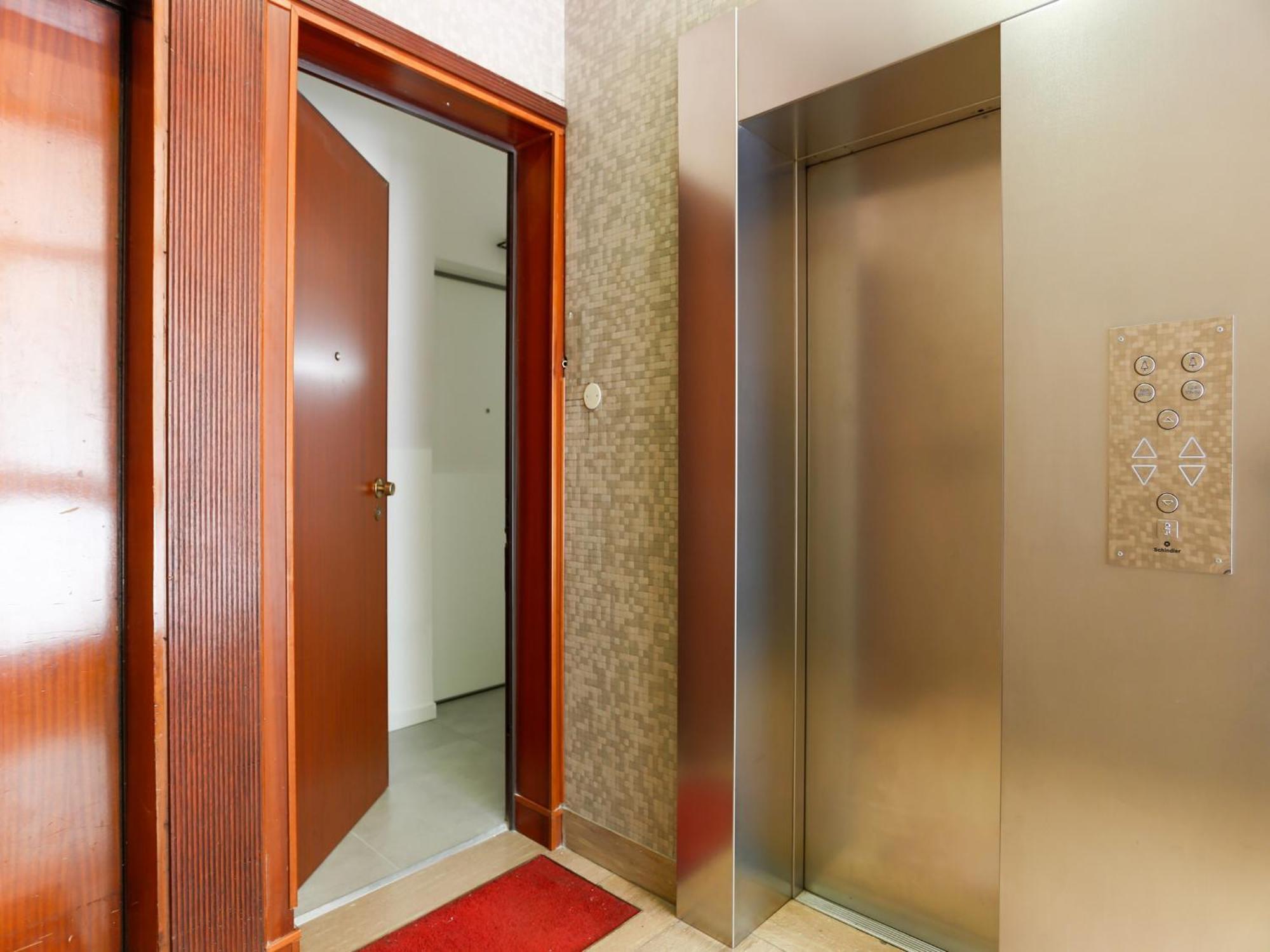 The Best Rent - Modern One Bedroom Apartment In San Babila Milano Esterno foto
