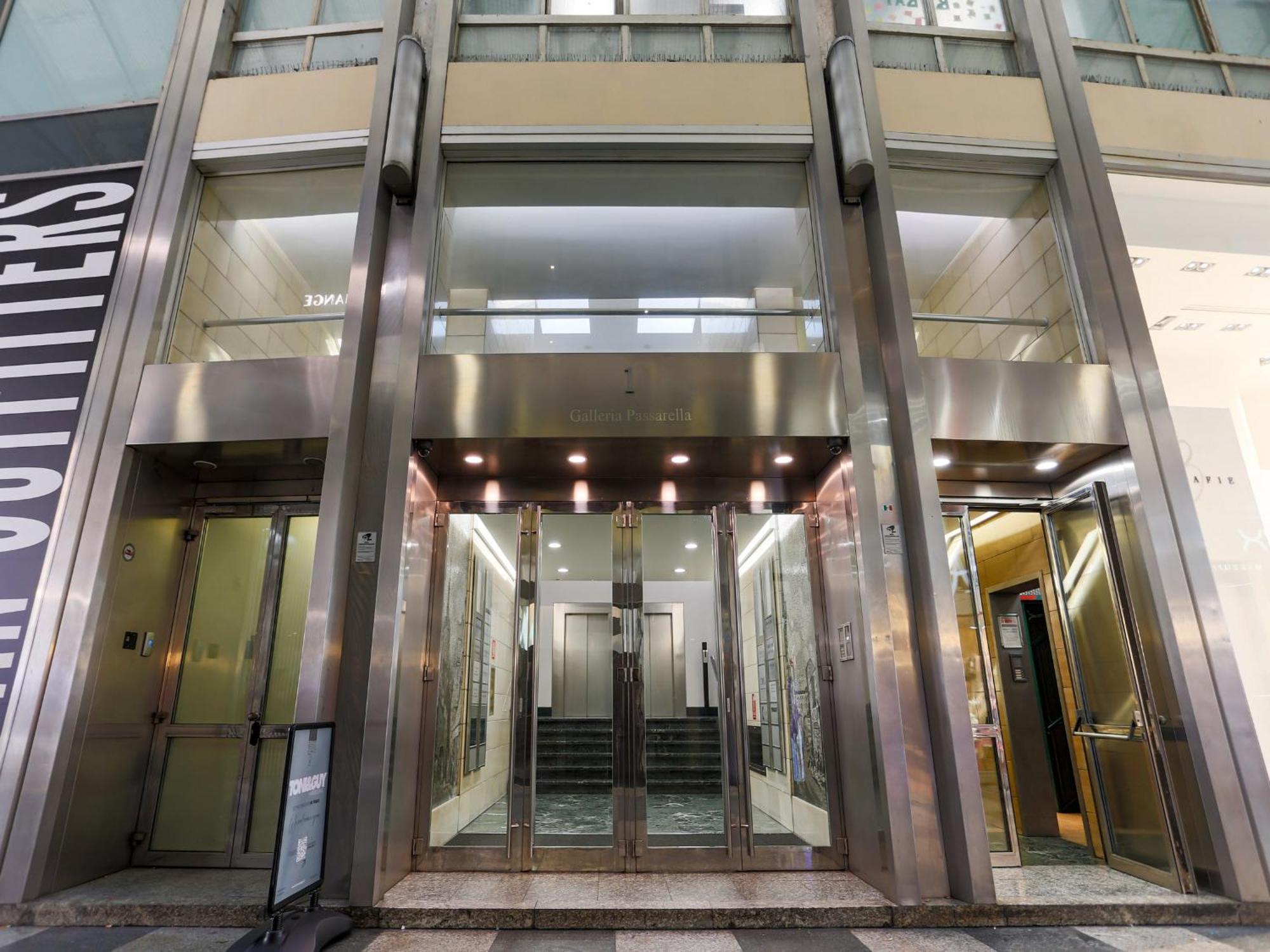 The Best Rent - Modern One Bedroom Apartment In San Babila Milano Esterno foto